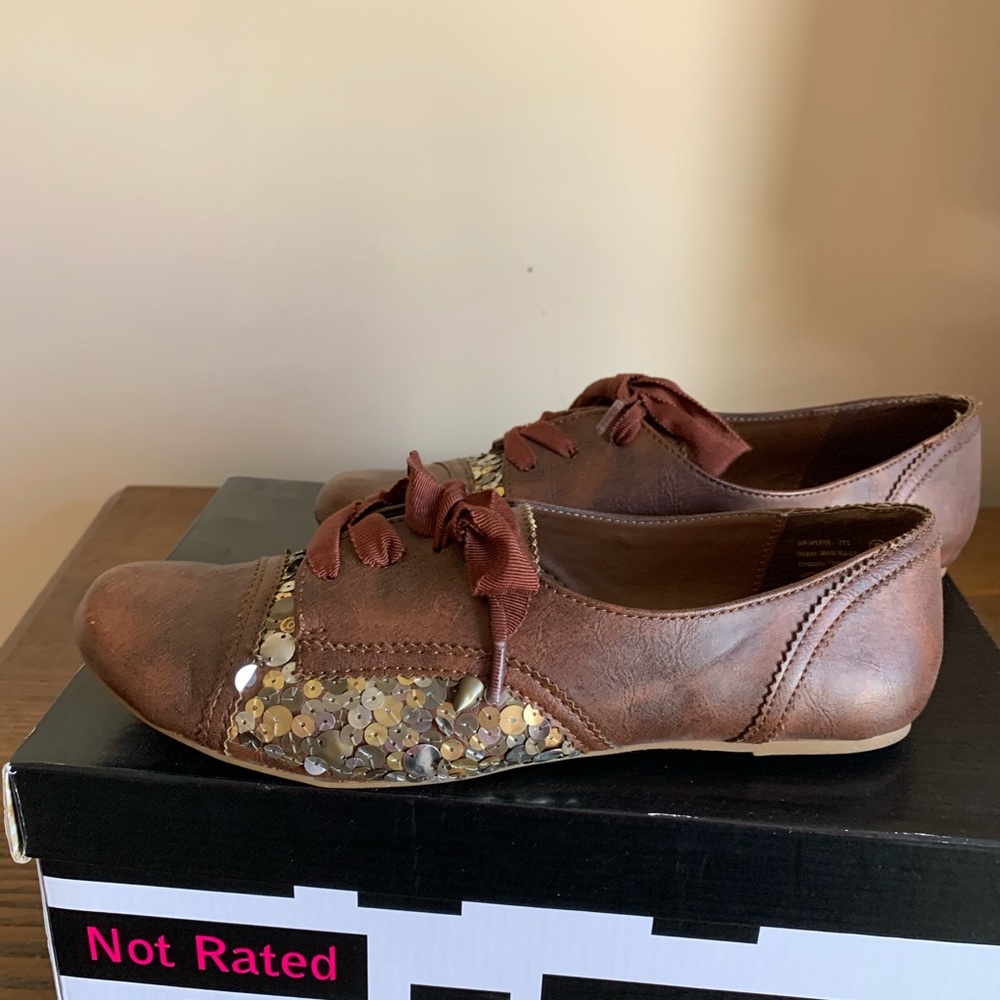 Brown Oxford Style Flats - Picture 4 of 6